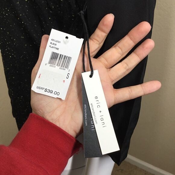 Eric + Lani V-Neck Top C4 - Picture 5 of 6